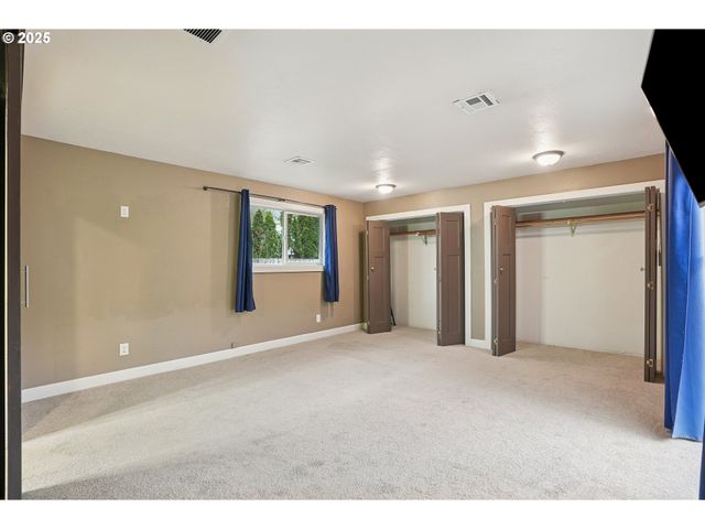 414 N 2ND St, Jefferson, OR 97352