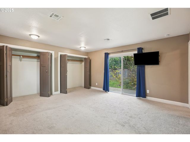 414 N 2ND St, Jefferson, OR 97352