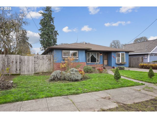 414 N 2ND St, Jefferson, OR 97352