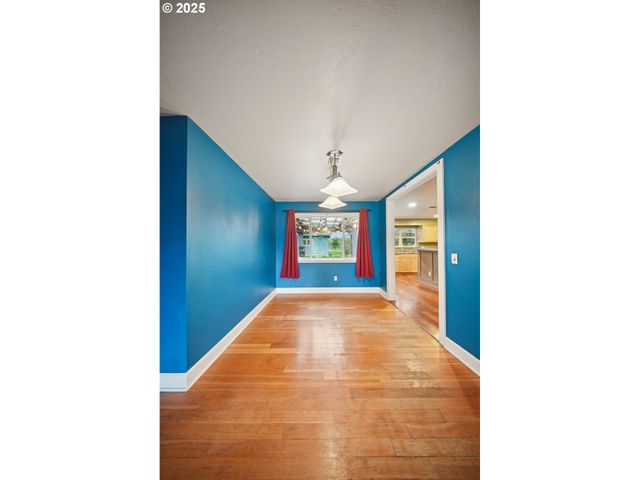 414 N 2ND St, Jefferson, OR 97352