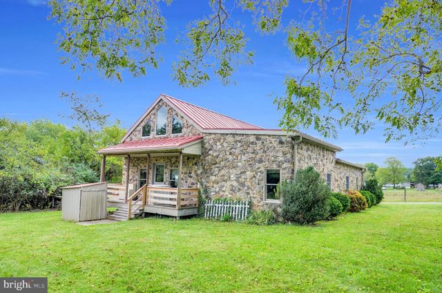3390 MOUNTAIN RD, Hamburg, PA 19526