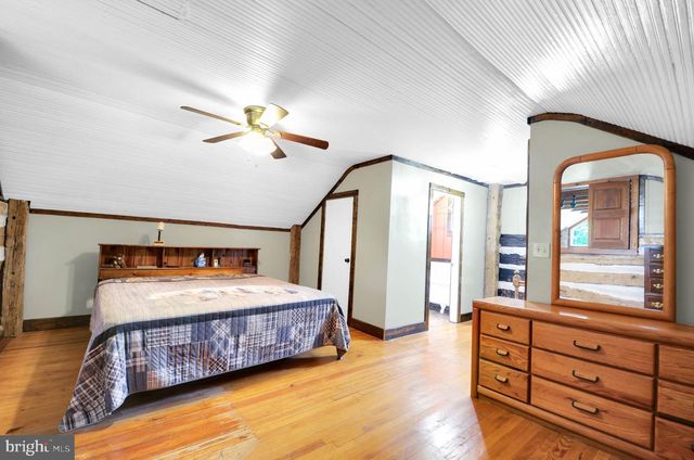 3390 MOUNTAIN RD, Hamburg, PA 19526