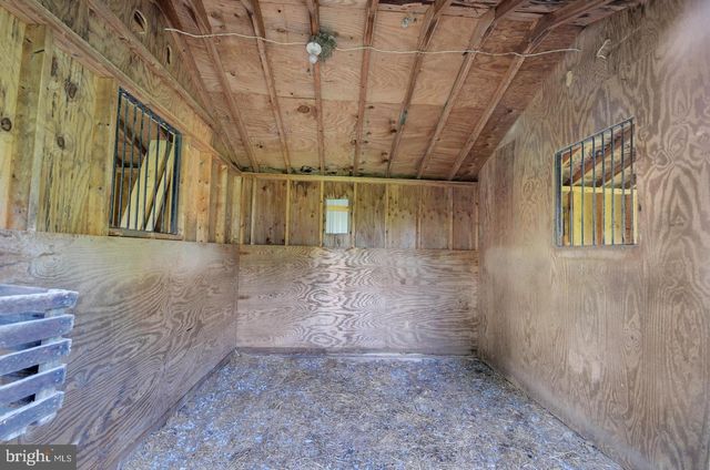 3390 MOUNTAIN RD, Hamburg, PA 19526