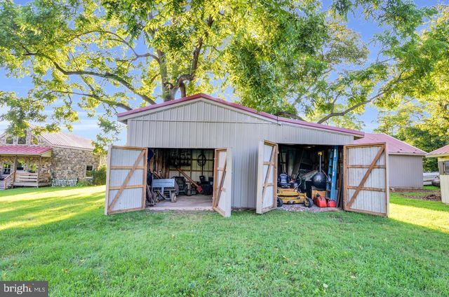 3390 MOUNTAIN RD, Hamburg, PA 19526