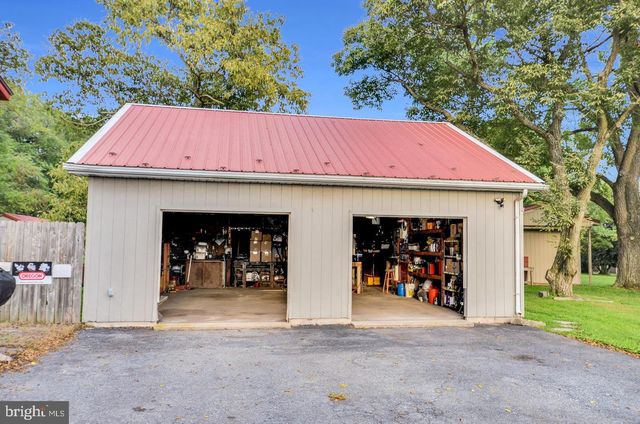 3390 MOUNTAIN RD, Hamburg, PA 19526