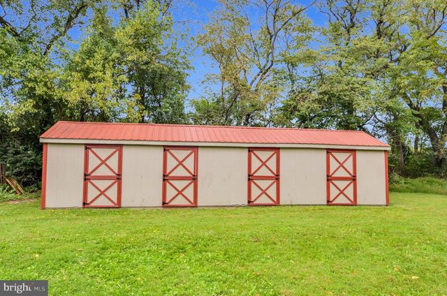 3390 MOUNTAIN RD, Hamburg, PA 19526