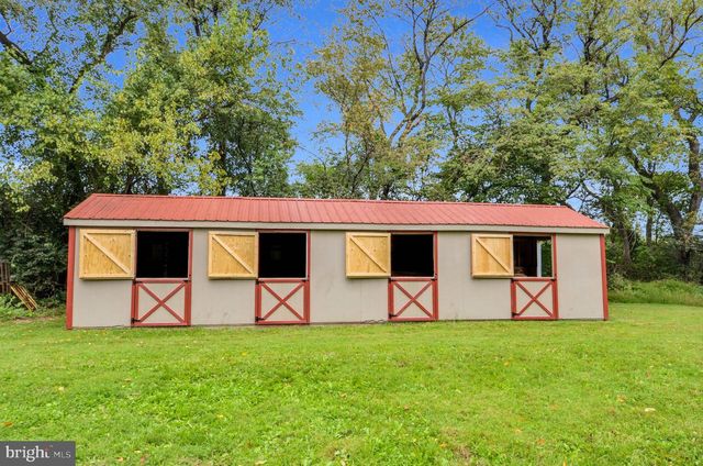 3390 MOUNTAIN RD, Hamburg, PA 19526