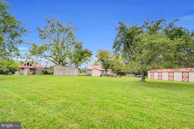 3390 MOUNTAIN RD, Hamburg, PA 19526