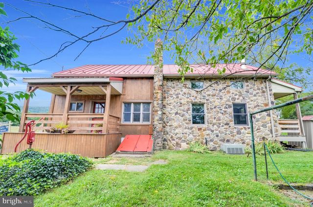 3390 MOUNTAIN RD, Hamburg, PA 19526