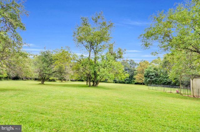 3390 MOUNTAIN RD, Hamburg, PA 19526