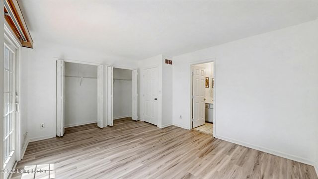 24 Gardiner Ct, Louisville, KY 40205