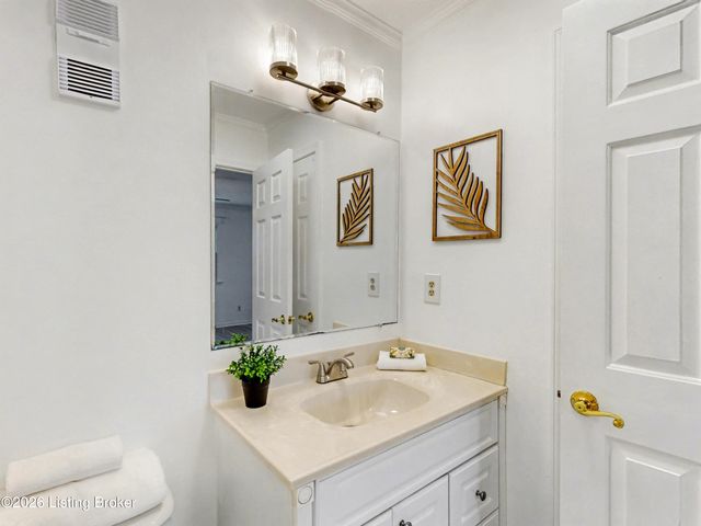 24 Gardiner Ct, Louisville, KY 40205