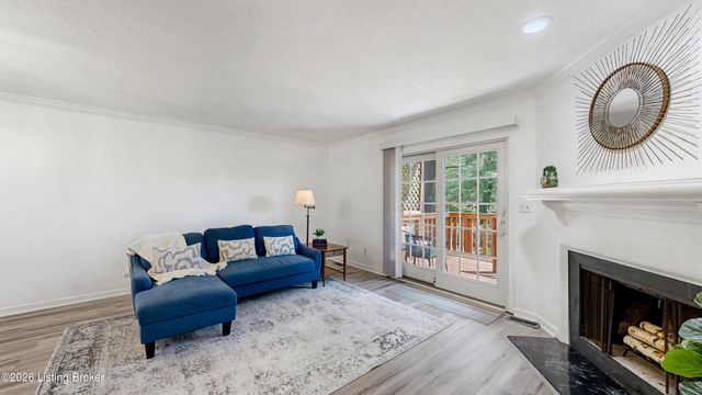 24 Gardiner Ct, Louisville, KY 40205