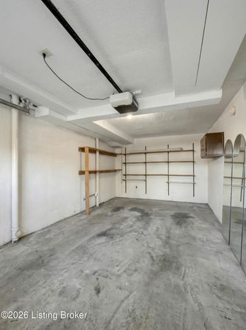 24 Gardiner Ct, Louisville, KY 40205