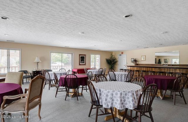 24 Gardiner Ct, Louisville, KY 40205