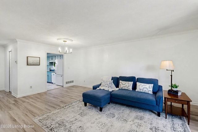 24 Gardiner Ct, Louisville, KY 40205