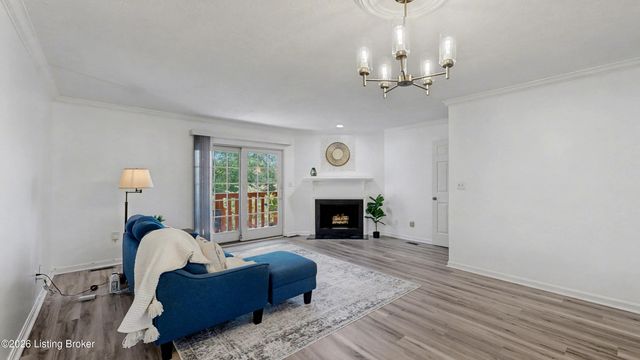 24 Gardiner Ct, Louisville, KY 40205