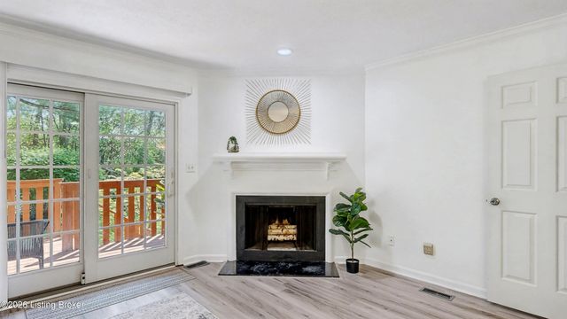 24 Gardiner Ct, Louisville, KY 40205