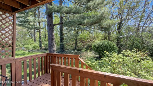 24 Gardiner Ct, Louisville, KY 40205