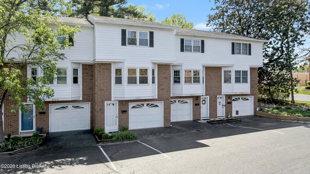 24 Gardiner Ct, Louisville, KY 40205