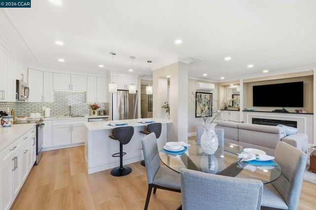 3410 Tice Creek Dr 8, Walnut Creek, CA 94595