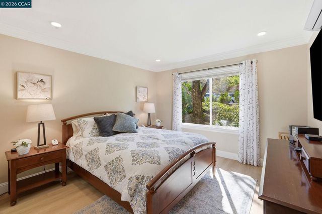 3410 Tice Creek Dr 8, Walnut Creek, CA 94595