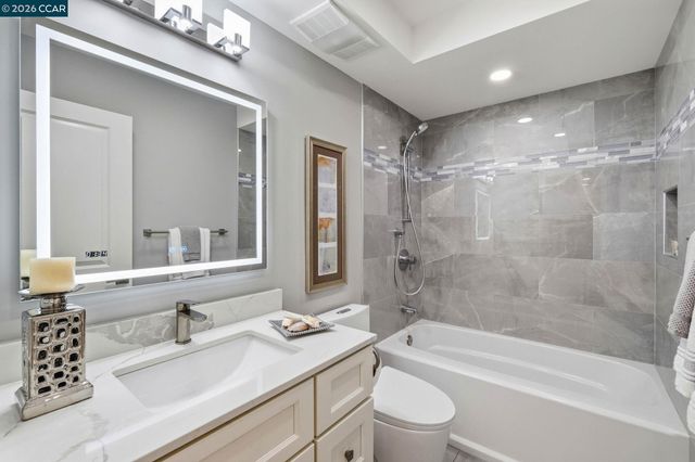 3410 Tice Creek Dr 8, Walnut Creek, CA 94595