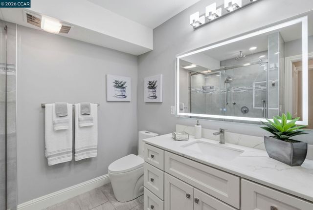 3410 Tice Creek Dr 8, Walnut Creek, CA 94595