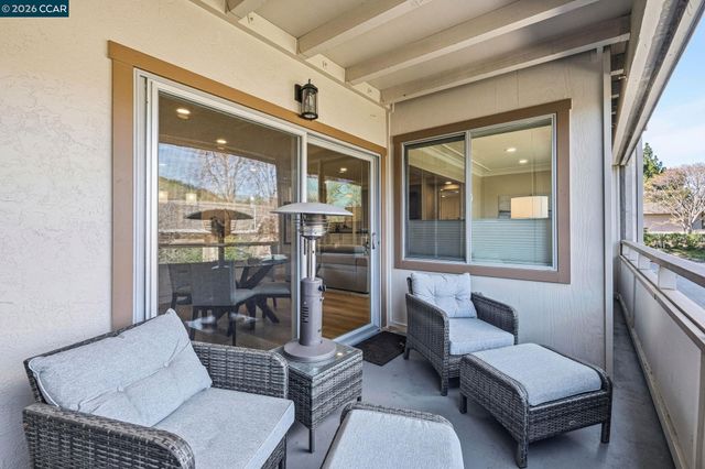 3410 Tice Creek Dr 8, Walnut Creek, CA 94595