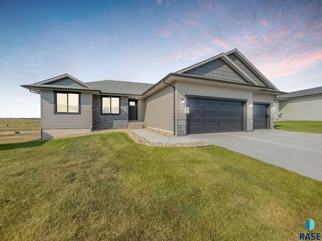 1801 N CONCORD Dr Drive, Sioux Falls, SD 57110