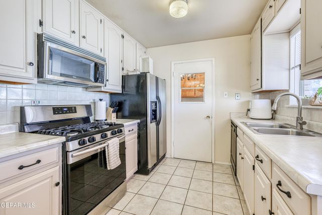 7133 LEMON TREE Lane, El Paso, TX 79915