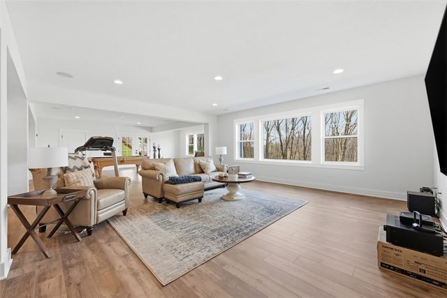 169 Sequoia Ln, Cranberry Twp, PA 16066
