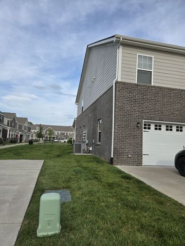 326 Lydia Dr, Murfreesboro, TN 37128