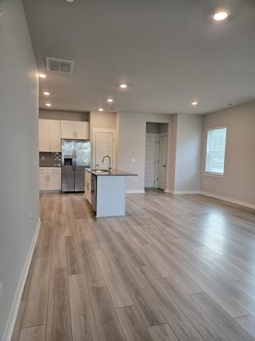 326 Lydia Dr, Murfreesboro, TN 37128