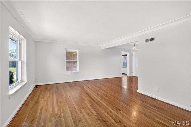7512 Dale Avenue, St Louis, MO 63117