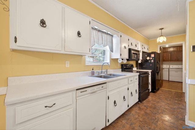 1207 Larrydale Drive, Glencoe, AL 35905