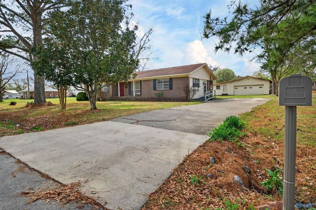 1207 Larrydale Drive, Glencoe, AL 35905