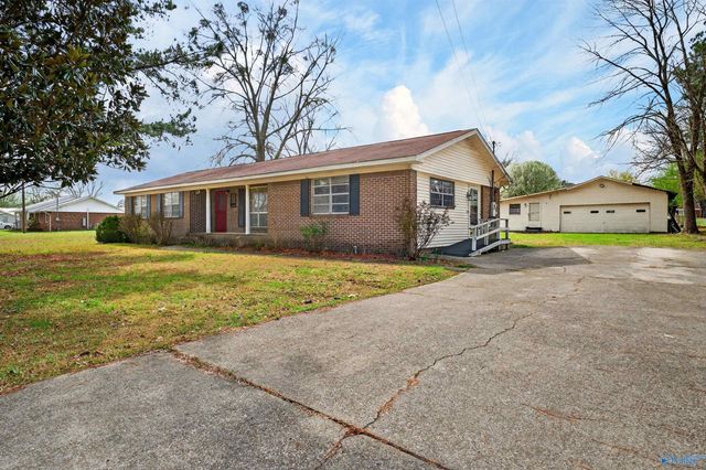 1207 Larrydale Drive, Glencoe, AL 35905