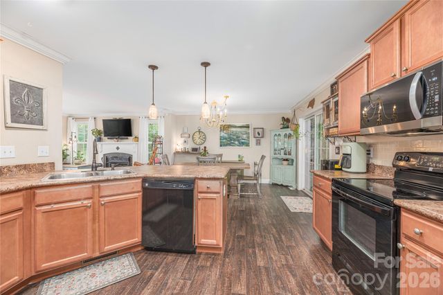 10 E Rolling Acres Drive, Weaverville, NC 28787