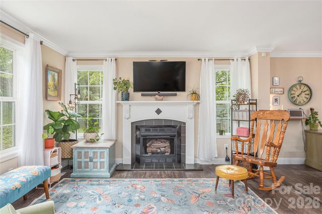 10 E Rolling Acres Drive, Weaverville, NC 28787