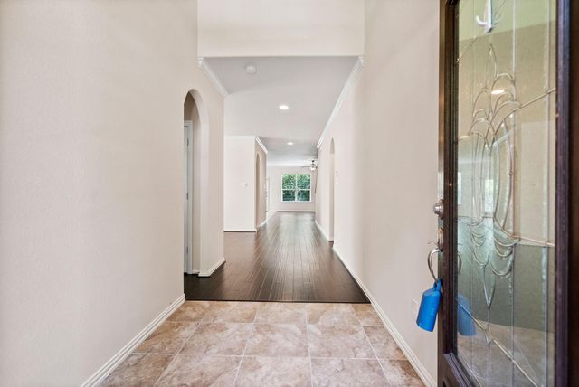 46 Black Swan Court, The Woodlands, TX 77354