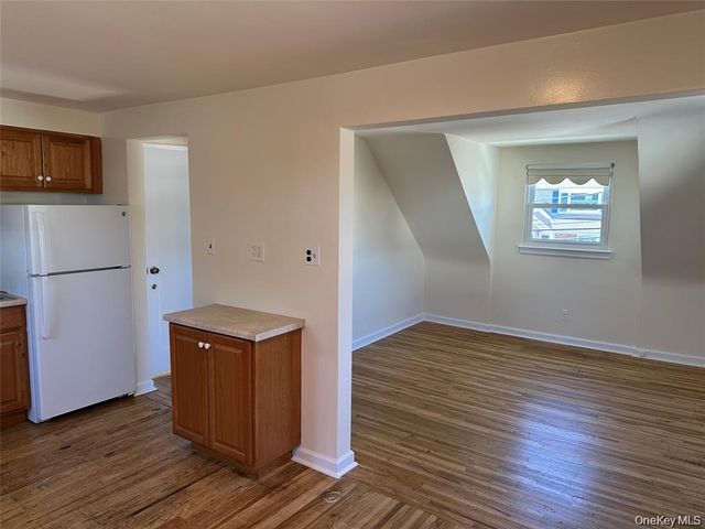 one Waverly Place, Valley Stream, NY 11580