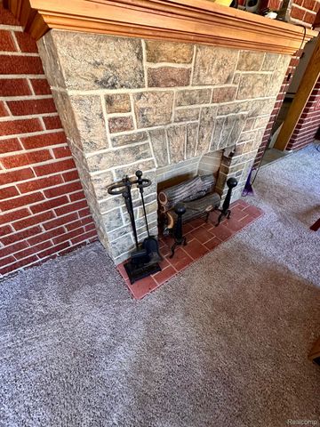 6790 WINONA Avenue, Allen Park, MI 48101
