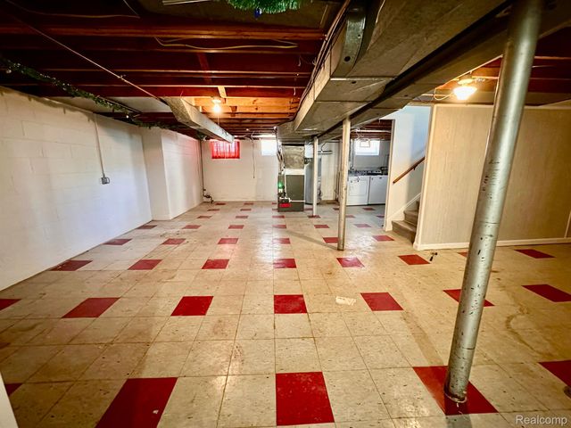 6790 WINONA Avenue, Allen Park, MI 48101