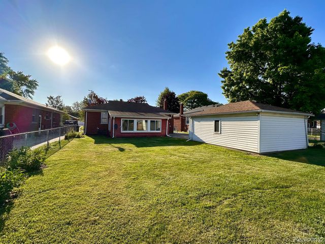 6790 WINONA Avenue, Allen Park, MI 48101