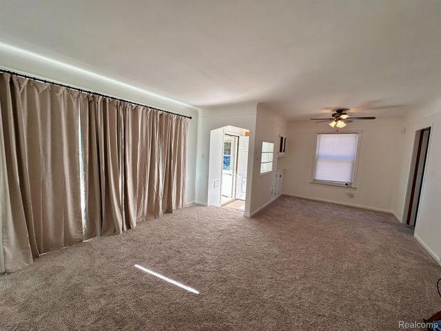 6790 WINONA Avenue, Allen Park, MI 48101