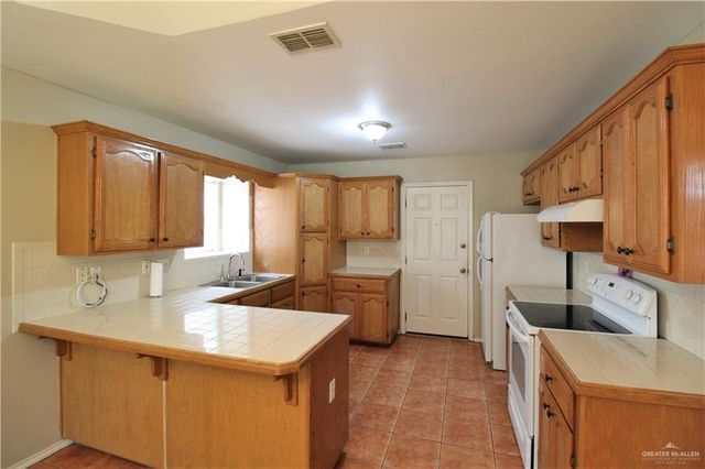 3008 Edison Avenue, Edinburg, TX 78541