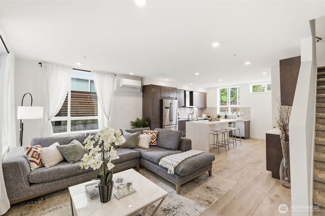 1498 NW 75th Street, Seattle, WA 98117