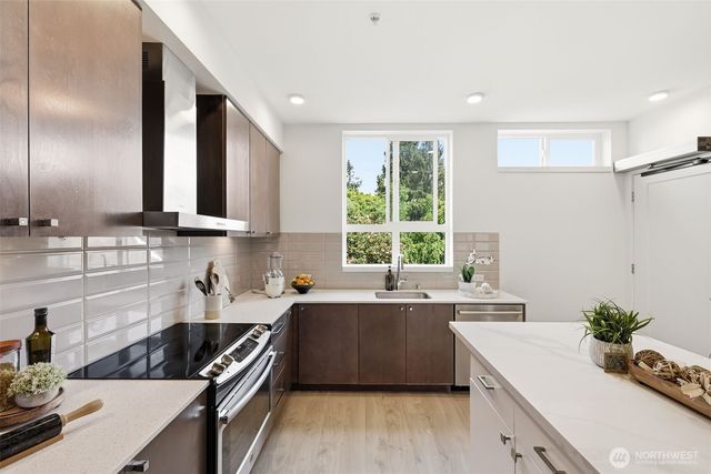 1498 NW 75th Street, Seattle, WA 98117