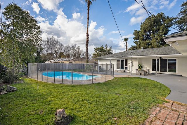 1619 W San Ramon Avenue, Fresno, CA 93711